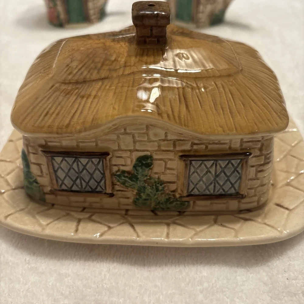 VINTAGE Crown Winsor ENGLAND CROFT COTTAGE Hand painted BUTTER KEEPER DISH #4815